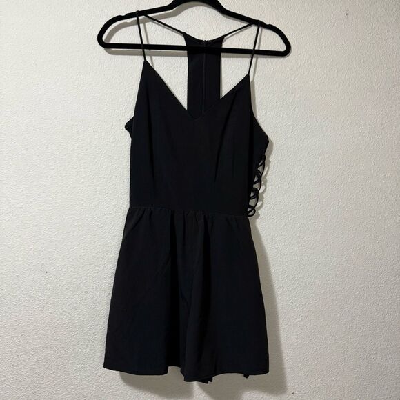 Loveriche Buckle Black Strappy Romper - Picture 3 of 7